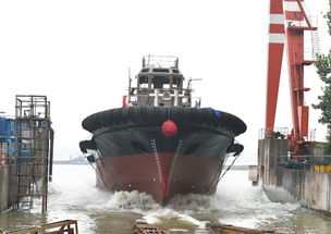創新工藝顯神威，鎮江船廠3676kw全回轉拖船成功采用氣囊下水